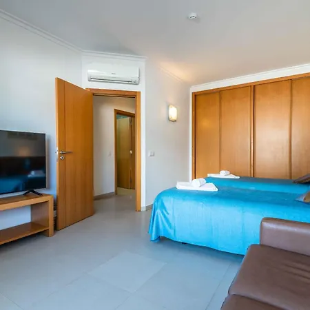 Turisticos Monte Da Vinha Ii Hotel apartamentowy 3*
